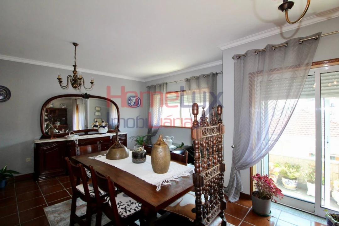 Apartamento T3 para Venda em Fânzeres e São Pedro da Cova Foto 2
