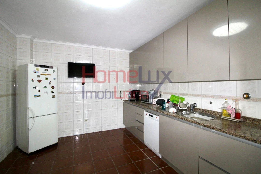 Apartamento T3 para Venda em Fânzeres e São Pedro da Cova Foto 5