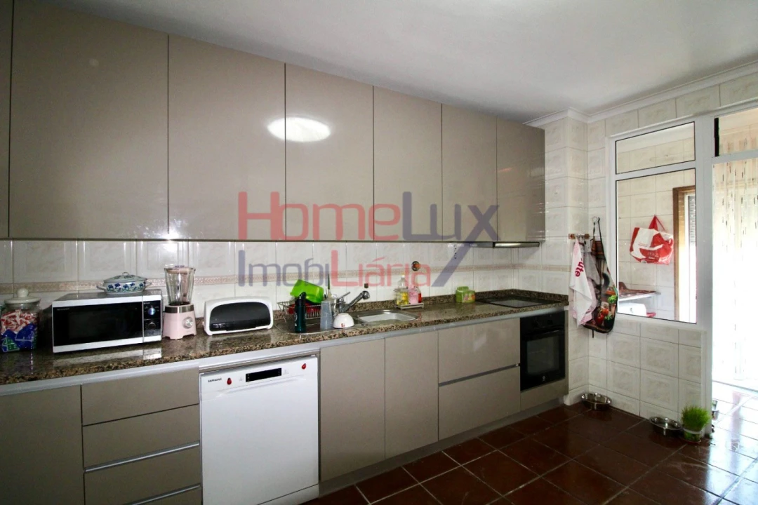 Apartamento T3 para Venda em Fânzeres e São Pedro da Cova Foto 7