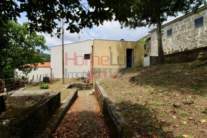 Moradia T4 para Venda em Parada de Todeia