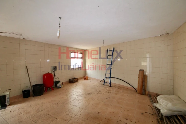 Moradia T4 para Venda em Parada de Todeia Foto 32