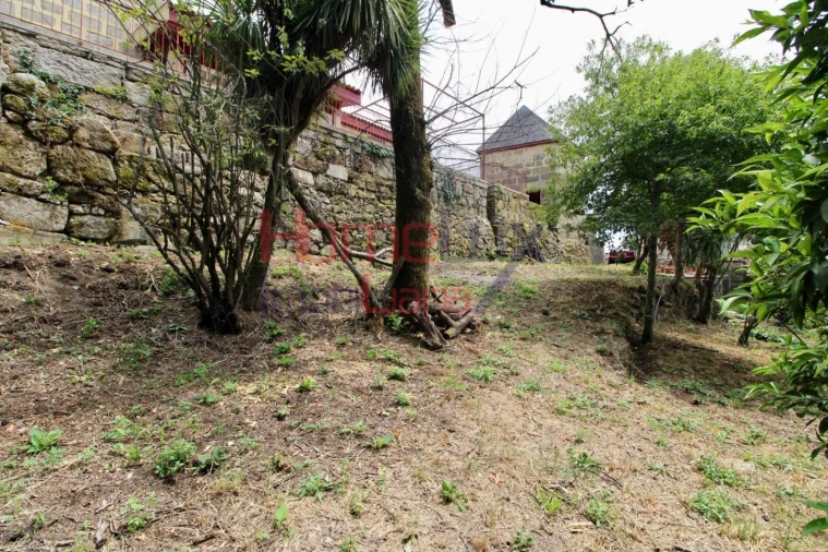 Moradia T4 para Venda em Parada de Todeia Foto 43