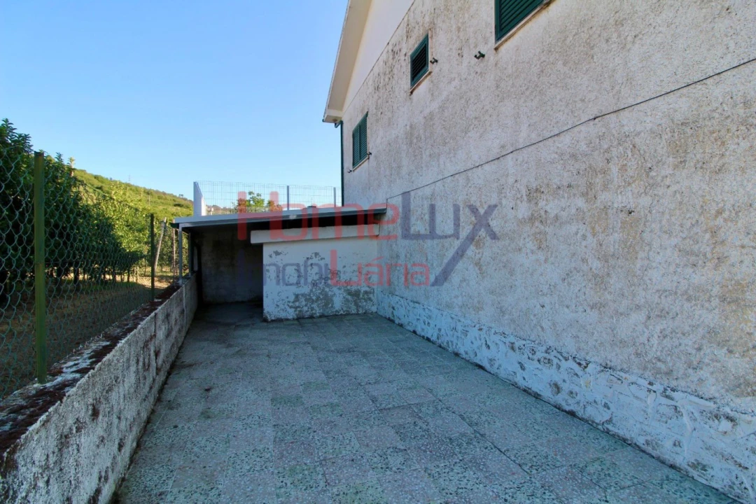 Moradia T4 para Venda em Britiande Foto 19
