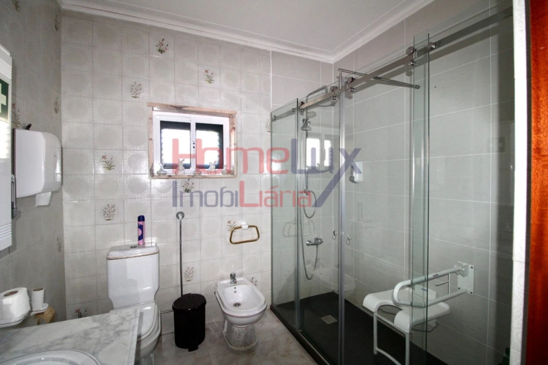 Moradia T4 para Venda em Britiande Foto 32