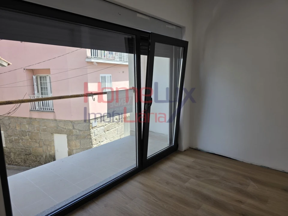 Moradia T3 para Venda em Silgueiros Foto 38