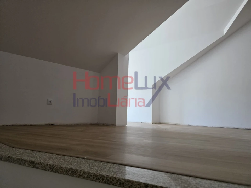 Moradia T3 para Venda em Silgueiros Foto 43