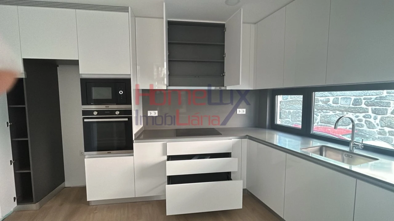 Moradia T3 para Venda em Silgueiros Foto 12