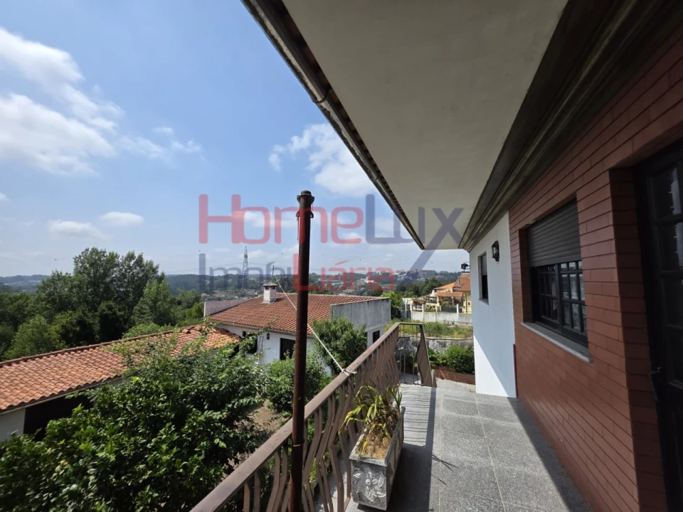 Moradia T4 para Venda em O. Azeméis, Riba-Ul, Ul, Macinhata Seixa, Madail Foto 12