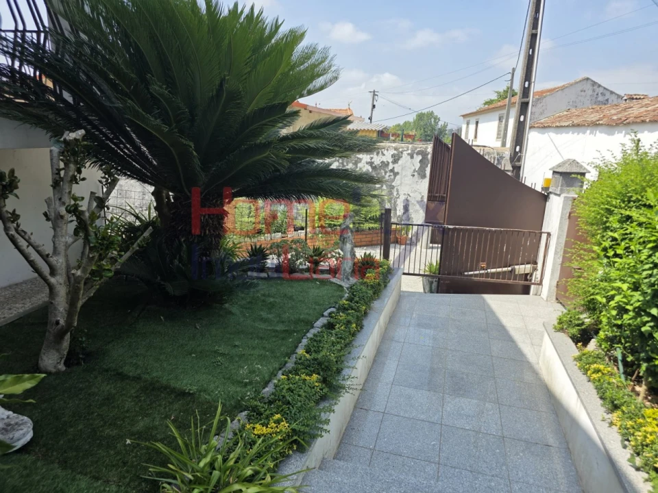 Moradia T4 para Venda em O. Azeméis, Riba-Ul, Ul, Macinhata Seixa, Madail Foto 19