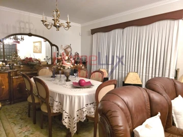 Moradia T4 para Venda em O. Azeméis, Riba-Ul, Ul, Macinhata Seixa, Madail