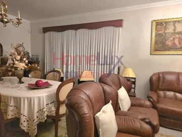 Moradia T4 para Venda em O. Azeméis, Riba-Ul, Ul, Macinhata Seixa, Madail