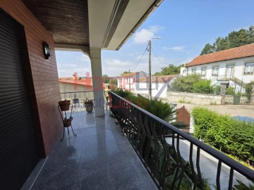 Moradia T4 para Venda em O. Azeméis, Riba-Ul, Ul, Macinhata Seixa, Madail