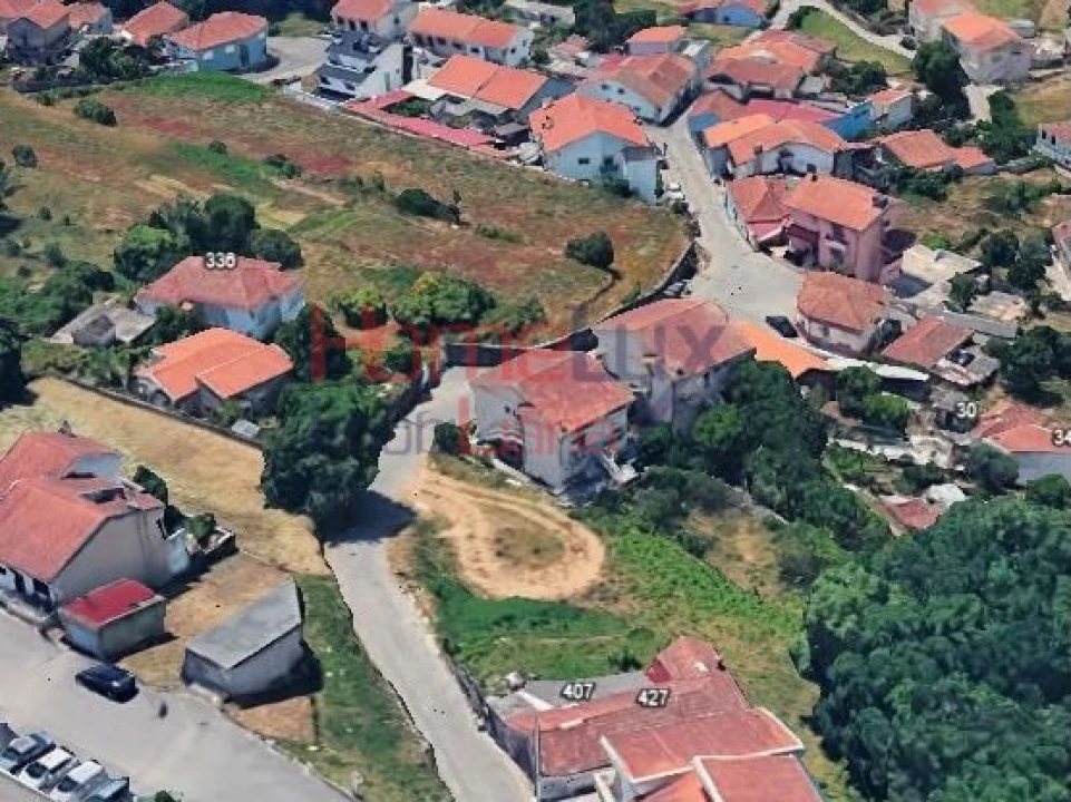 Moradia T6 para Venda em Fânzeres e São Pedro da Cova Foto 3
