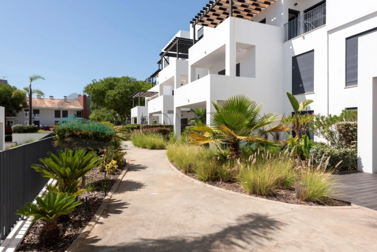 Apartamento T2 para Venda em Quarteira Foto 26