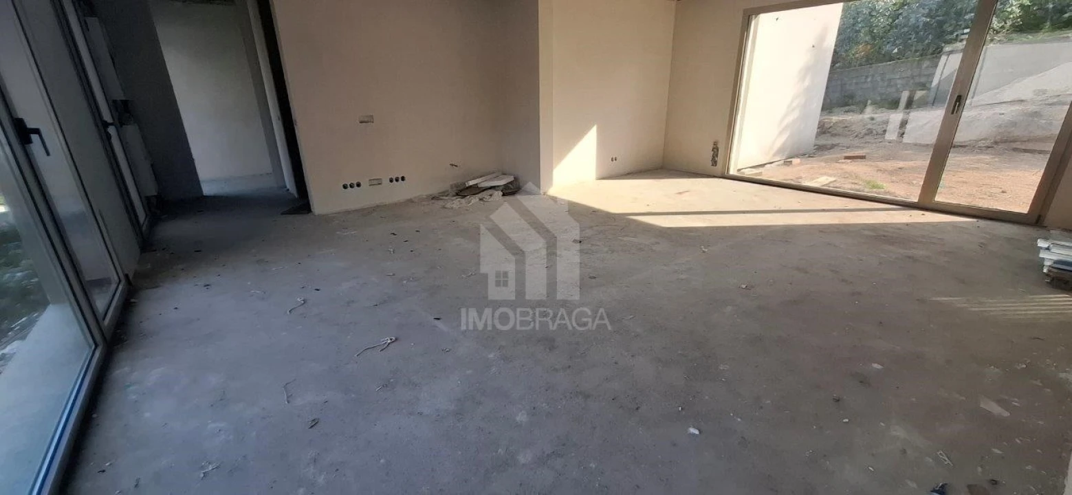 Moradia T3 para Venda em Rendufinho Foto 12