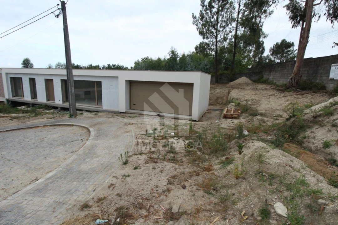 Moradia T3 para Venda em Rendufinho Foto 3