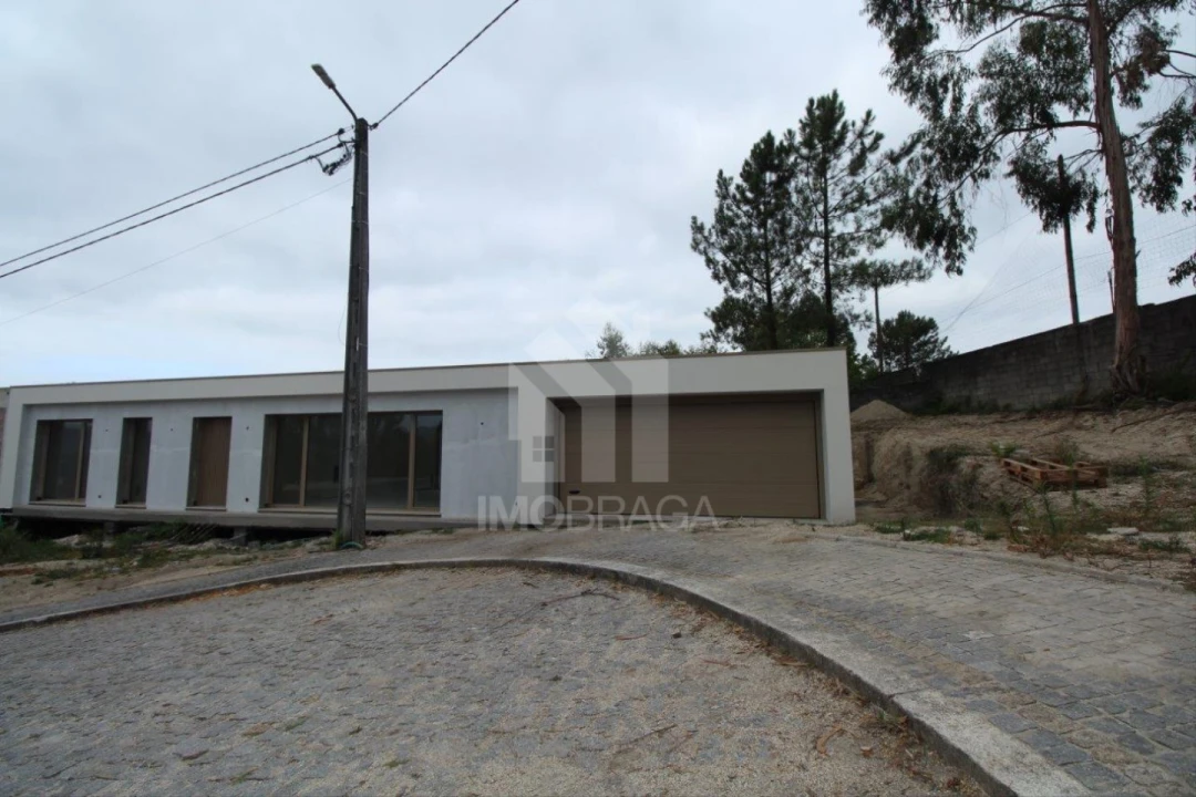 Moradia T3 para Venda em Rendufinho Foto 33