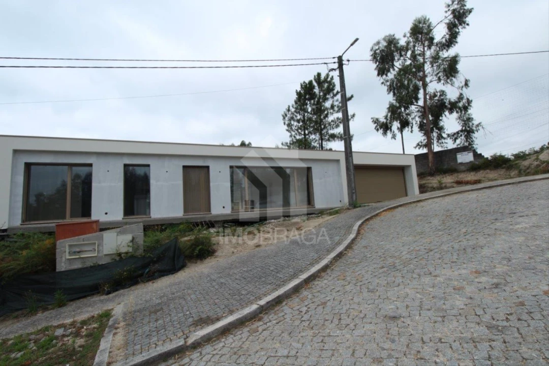 Moradia T3 para Venda em Rendufinho Foto 37