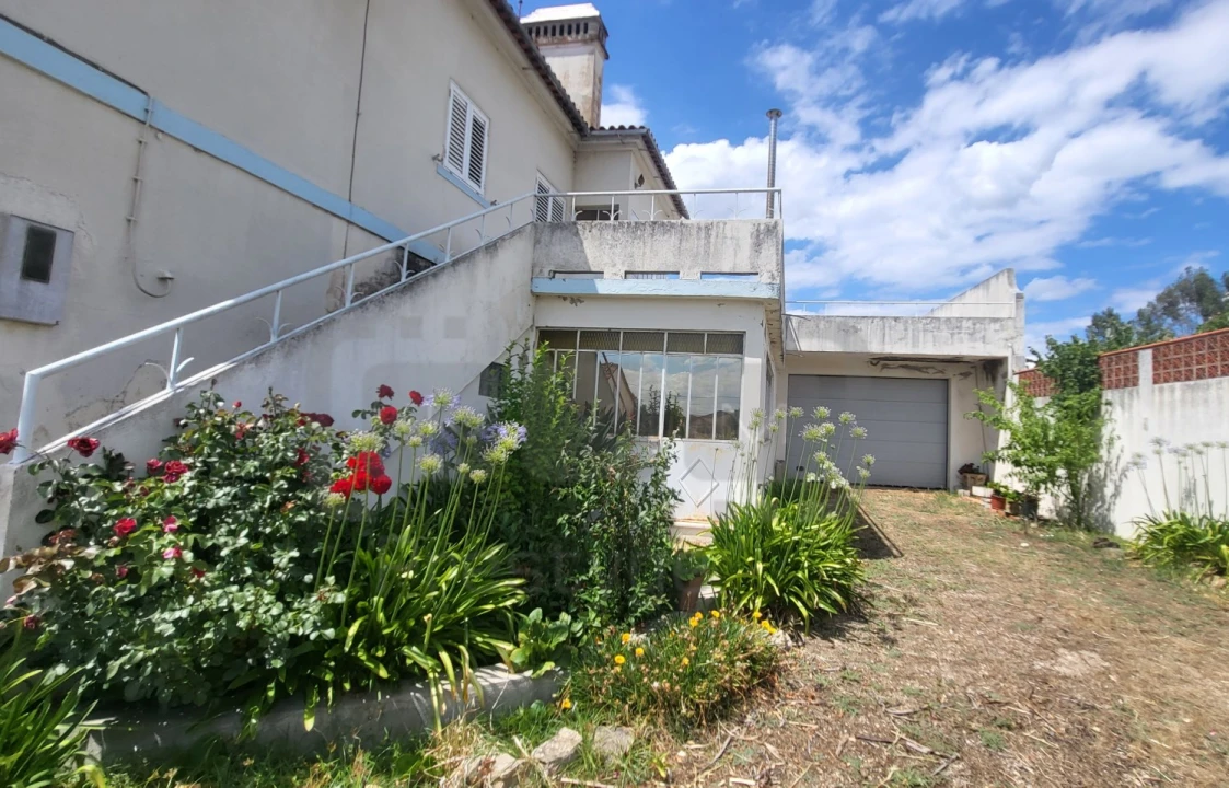 Moradia T4 para Venda em São Pedro de Tomar Foto 2