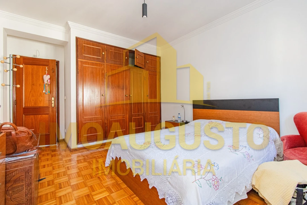 Apartamento T1 para Venda em Guarda Foto 10