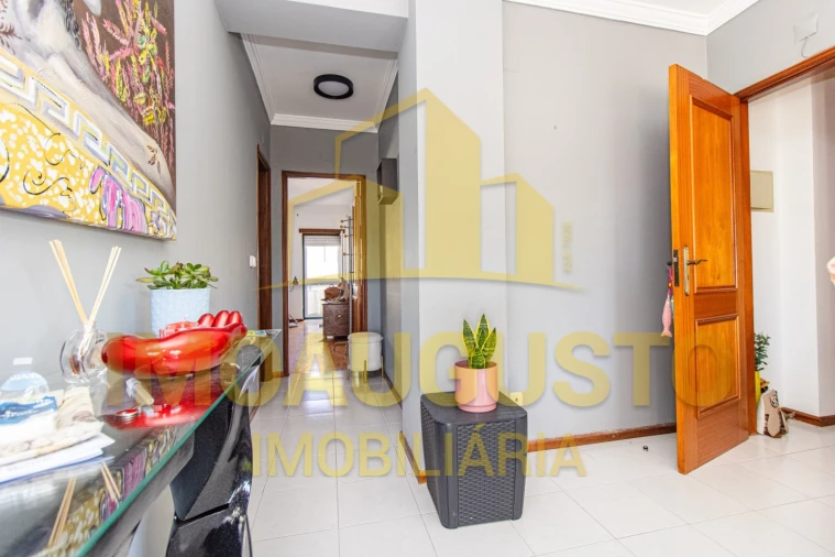 Apartamento T1 para Venda em Guarda Foto 4