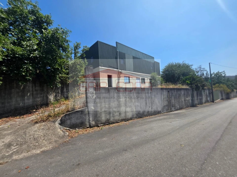 Armazém para Venda em Barrô e Aguada de Baixo Foto 4