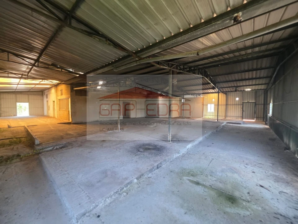 Armazém para Venda em Barrô e Aguada de Baixo Foto 16