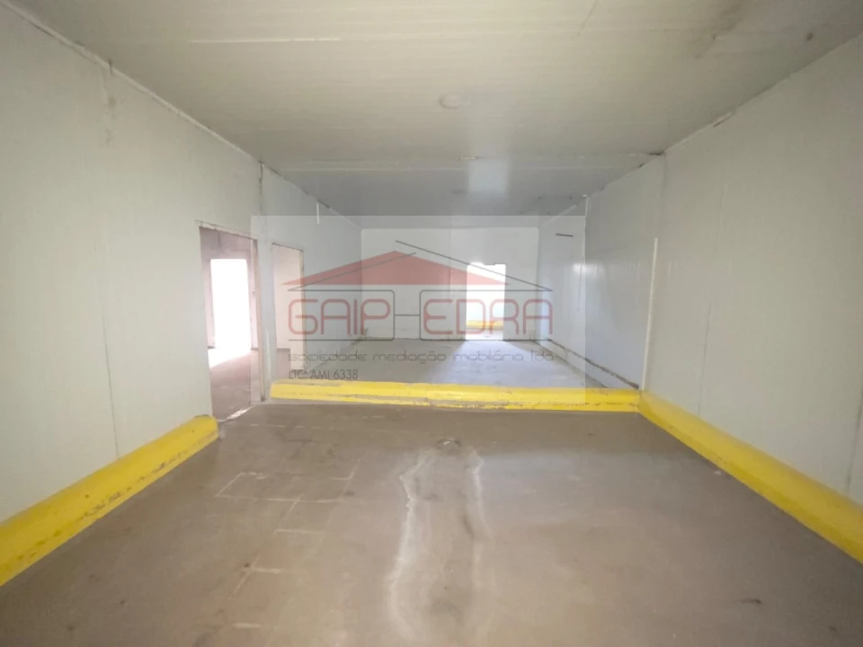 Armazém para Venda em Barrô e Aguada de Baixo Foto 20