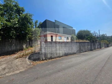 Armazém para Venda em Barrô e Aguada de Baixo