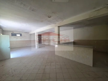 Armazém para Venda em Barrô e Aguada de Baixo
