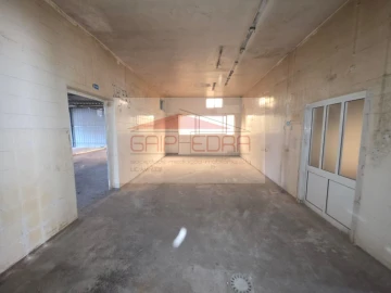 Armazém para Venda em Barrô e Aguada de Baixo