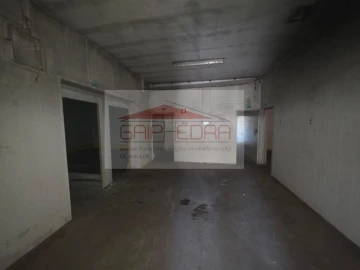 Armazém para Venda em Barrô e Aguada de Baixo