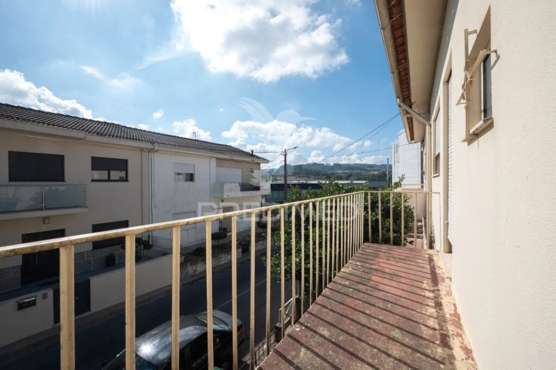 Moradia T2 para Venda em Urgezes Foto 16