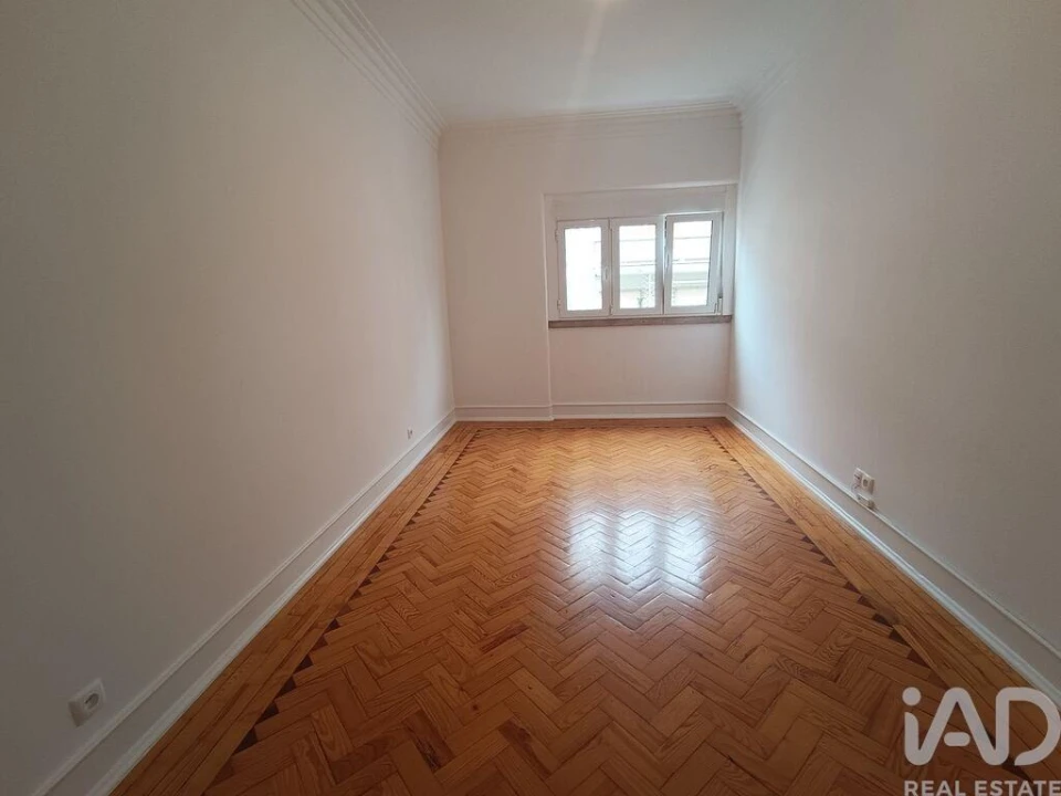 Apartamento T3 para Arrendamento em Campo de Ourique Foto 3