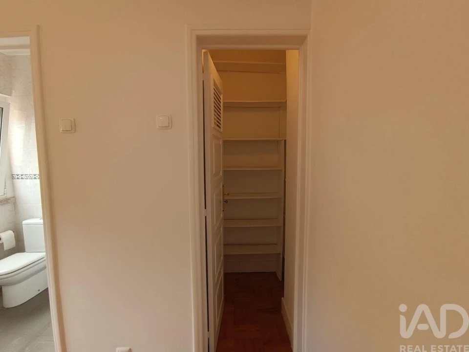 Apartamento T3 para Arrendamento em Campo de Ourique Foto 25