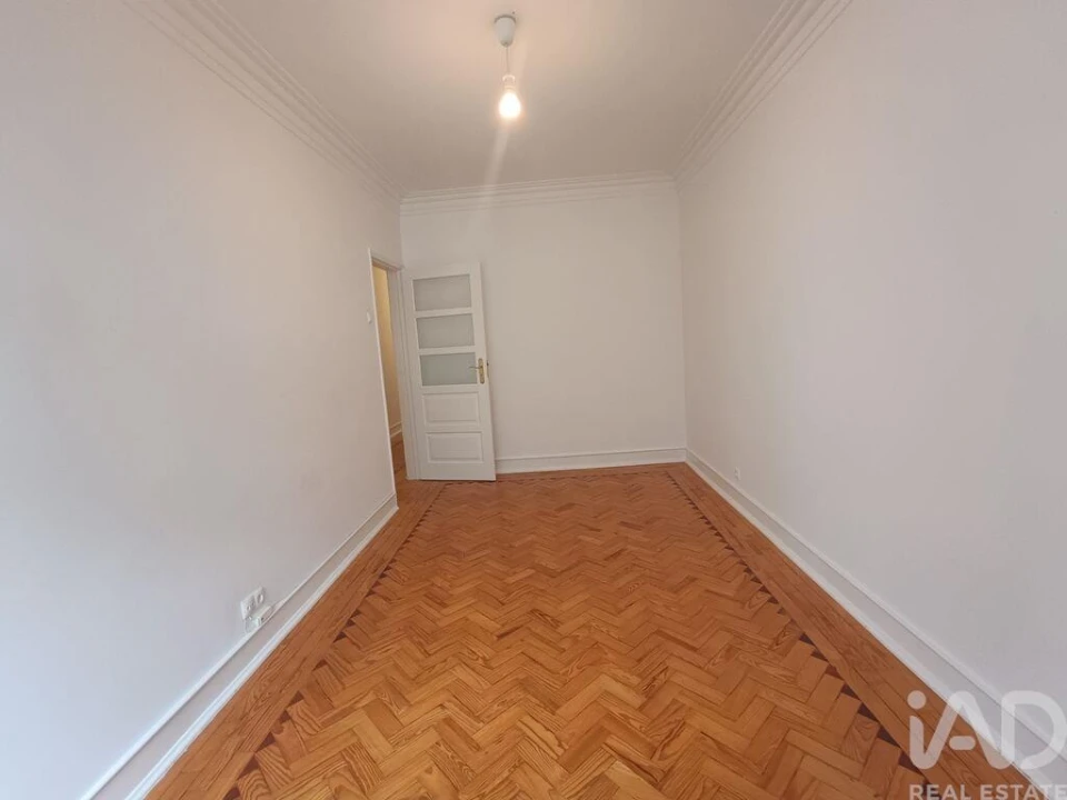 Apartamento T3 para Arrendamento em Campo de Ourique Foto 4