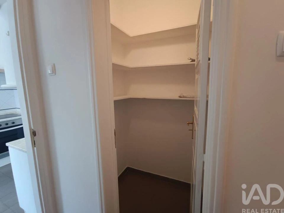 Apartamento T3 para Arrendamento em Campo de Ourique Foto 19