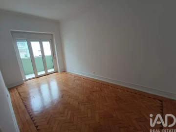 Apartamento T3 para Arrendamento em Campo de Ourique