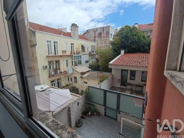 Apartamento T3 para Arrendamento em Campo de Ourique