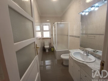 Apartamento T3 para Arrendamento em Campo de Ourique