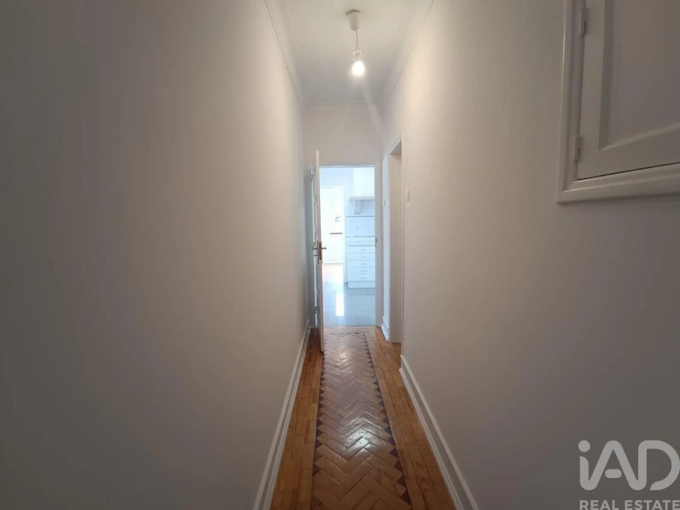 Apartamento T3 para Arrendamento em Campo de Ourique Foto 18