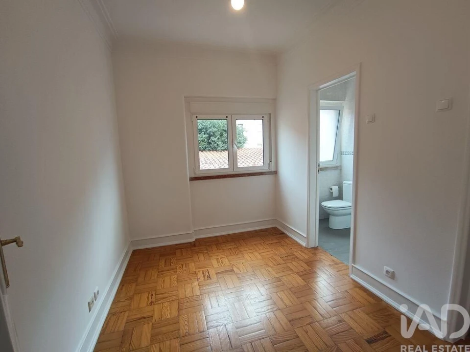 Apartamento T3 para Arrendamento em Campo de Ourique Foto 24