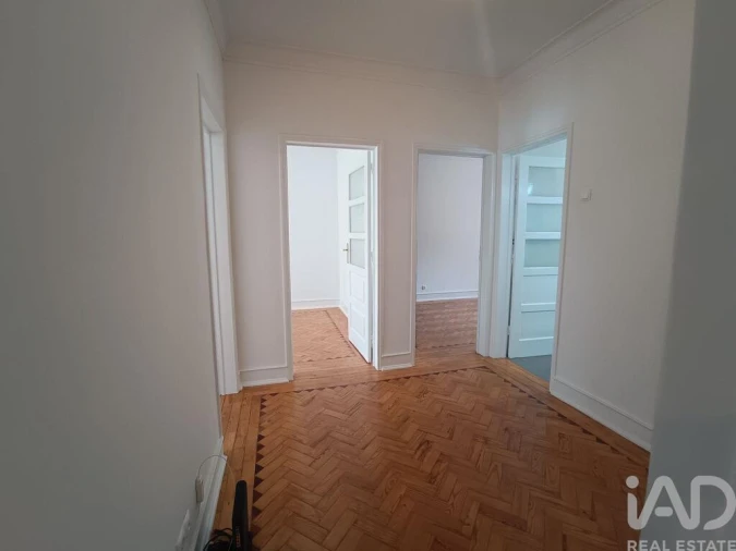 Apartamento T3 para Arrendamento em Campo de Ourique Foto 6