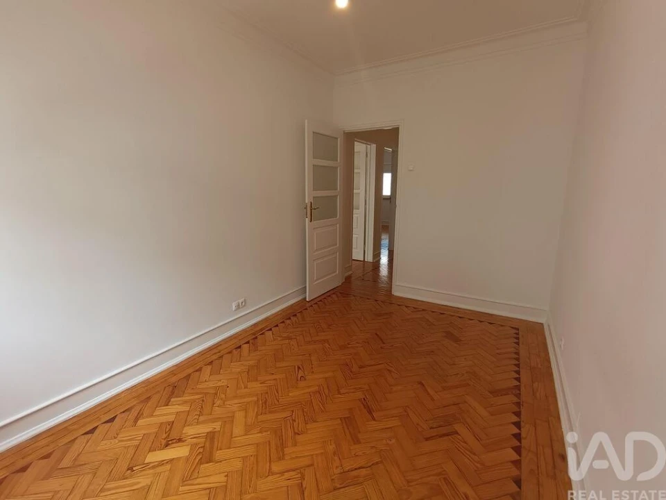 Apartamento T3 para Arrendamento em Campo de Ourique Foto 8