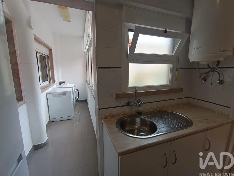 Apartamento T3 para Arrendamento em Campo de Ourique Foto 21