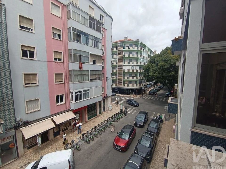 Apartamento T3 para Arrendamento em Campo de Ourique Foto 11