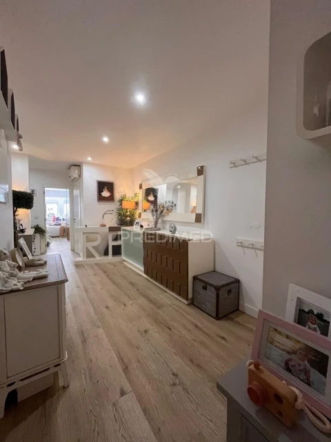 Apartamento T2 para Venda em Campolide