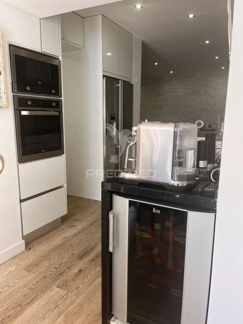 Apartamento T2 para Venda em Campolide