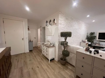 Apartamento T2 para Venda em Campolide