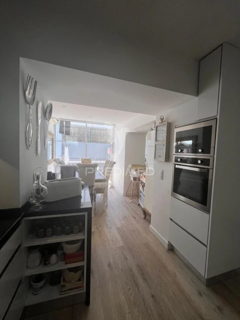 Apartamento T2 para Venda em Campolide